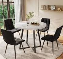 eettafel met 4 stoelen