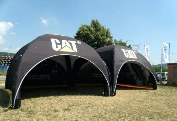 opblaas partytent