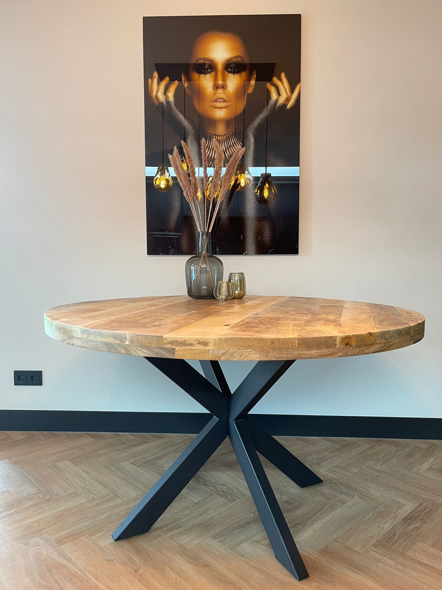 ronde tafel met 4 stoelen