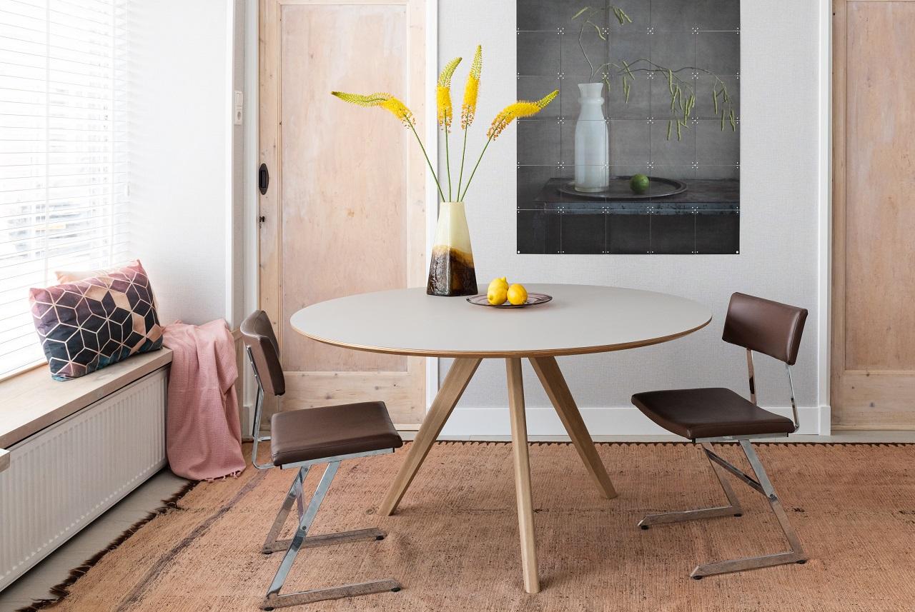 ronde tafel met 6 stoelen